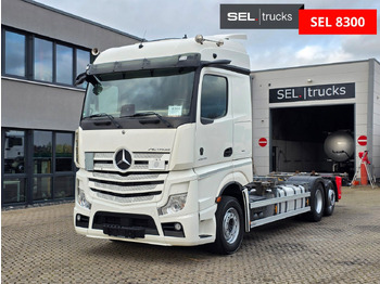 Containerbil/ Växelflak lastbil MERCEDES-BENZ Actros 2545