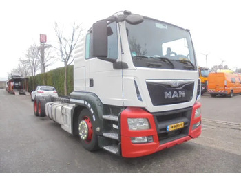 Biltransportbil lastbil MAN TGS 23.400 LL.U 6X2: bild 4 Biltransportbil lastbil MAN TGS 23.400 LL.U 6X2: bild 4