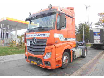 Dragbil MERCEDES-BENZ Actros 1842
