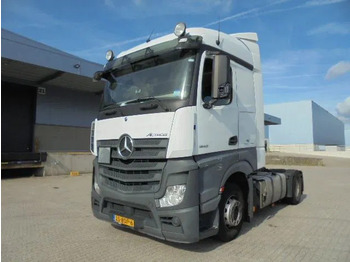 Dragbil MERCEDES-BENZ Actros 1842