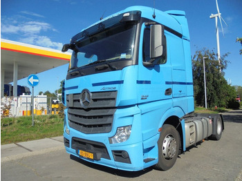 Dragbil MERCEDES-BENZ Actros 1842