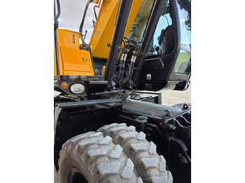 Grävmaskin på däck JCB JS200WT4: bild 5