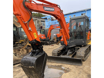 Bandgrävare DOOSAN DX225