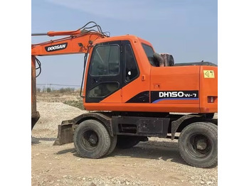 Grävmaskin på däck DOOSAN DH150W-7