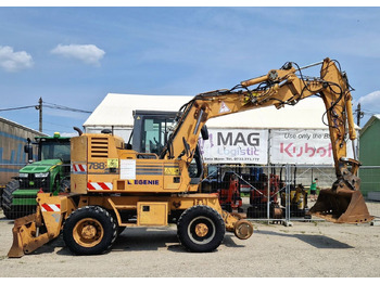 Grävmaskin på däck CASE 788