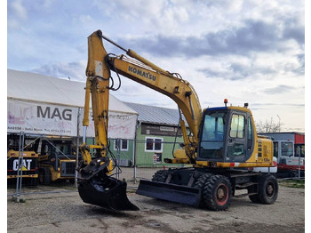 Grävmaskin på däck KOMATSU PW130