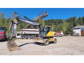 Grävmaskin på däck VOLVO EW160