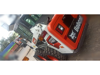 Kompaktlastare/ Slirstyrda lastare BOBCAT S450