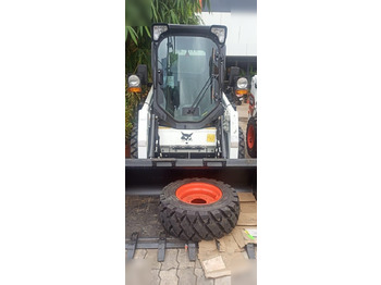 Kompaktlastare/ Slirstyrda lastare BOBCAT S450