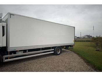 Lastbil med skåp VOLVO