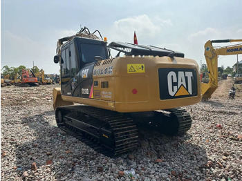 Bandgrävare CATERPILLAR 320D2