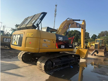 Bandgrävare CATERPILLAR 325D
