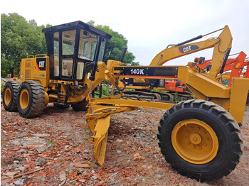 Väghyvel CATERPILLAR 140K