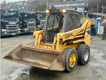 Kompaktlastare/ Slirstyrda lastare 2007 Gehl 4640 Kompaktlaster - Skuffe - Gafler - Kost - Timer: 1089: bild 2 Kompaktlastare/ Slirstyrda lastare 2007 Gehl 4640 Kompaktlaster - Skuffe - Gafler - Kost - Timer: 1089: bild 2