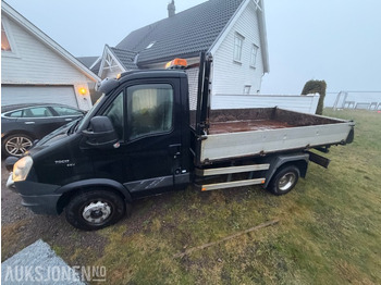 Tippbil lastbil 2012 Iveco Daily 70C17 EEV Tipp-Bil med HMF 152 T1 Kran - EU OK - 83312 km: bild 2 Tippbil lastbil 2012 Iveco Daily 70C17 EEV Tipp-Bil med HMF 152 T1 Kran - EU OK - 83312 km: bild 2