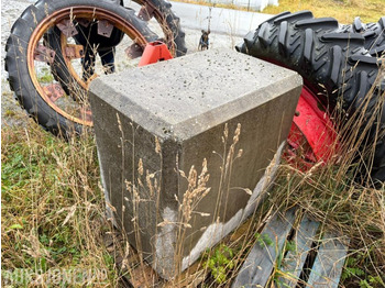 Lantbruksmaskiner BETONGLODD TIL TRAKTOR / 1300KG: bild 3 Lantbruksmaskiner BETONGLODD TIL TRAKTOR / 1300KG: bild 3