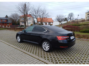 Sedan Skoda Superb 2.0 TDI Ambition: bild 3