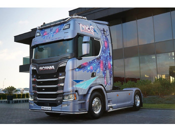 Dragbil SCANIA S 580