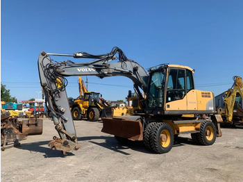 Grävmaskin på däck VOLVO EW140C