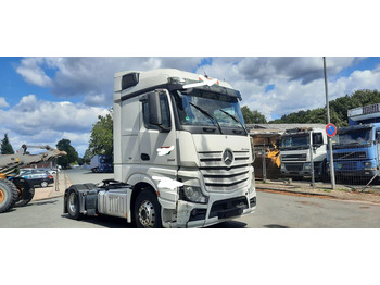 Dragbil MERCEDES-BENZ Actros 1843