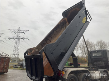 Tippbil lastbil 2006 MAN TGA 41.430 8x8 Twin-Steer Sleeper Quad/A Dump Truck: bild 5