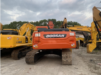 Grävmaskin på däck DOOSAN DX225LC