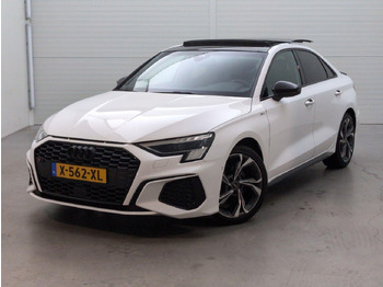 Sedan AUDI