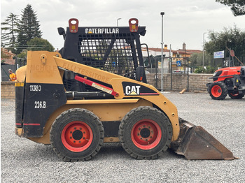 Kompaktlastare/ Slirstyrda lastare FIAT HITACHI 226BHF: bild 2 Kompaktlastare/ Slirstyrda lastare FIAT HITACHI 226BHF: bild 2