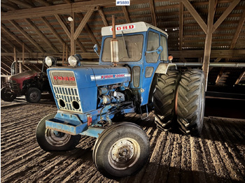 Traktor FORD