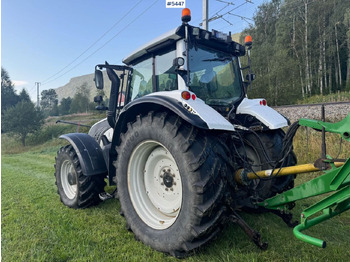 Traktor 2009 Valtra T202 w/ loader: bild 5 Traktor 2009 Valtra T202 w/ loader: bild 5