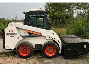Kompaktlastare/ Slirstyrda lastare BOBCAT S16