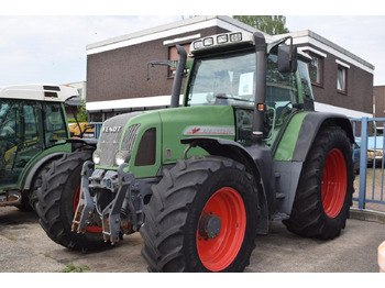 Traktor FENDT 700 Vario
