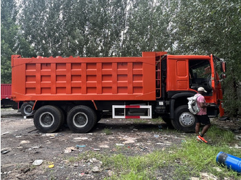 Tippbil lastbil SINOTRUK HOWO