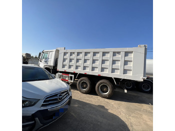 Tippbil lastbil SINOTRUK HOWO