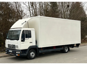 Lastbil med skåp MAN