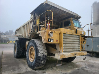 Terränggående truck CATERPILLAR