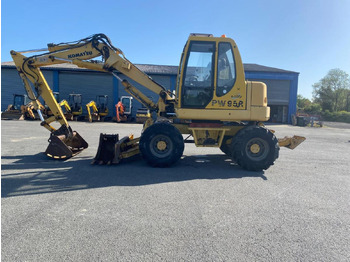 Grävmaskin på däck KOMATSU PW95