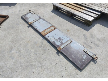 Karosseri och exteriör för Tippvagn för lantbruk Peräkärryn vanerilaita - 35cm korkea, leveys 197cm: bild 2 Karosseri och exteriör för Tippvagn för lantbruk Peräkärryn vanerilaita - 35cm korkea, leveys 197cm: bild 2