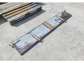 Karosseri och exteriör för Tippvagn för lantbruk Peräkärryn vanerilaita - 35cm korkea, leveys 197cm: bild 3 Karosseri och exteriör för Tippvagn för lantbruk Peräkärryn vanerilaita - 35cm korkea, leveys 197cm: bild 3