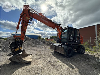 Grävmaskin på däck HITACHI ZX140W-5
