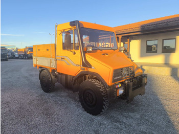 Tippbil lastbil UNIMOG U90