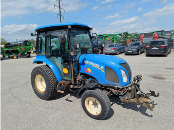Traktor NEW HOLLAND Boomer