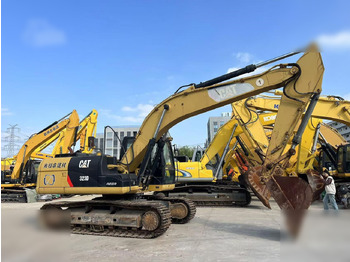 Bandgrävare CATERPILLAR 323D