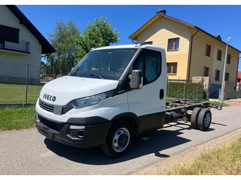 Chassi lastbil IVECO Daily 35c13