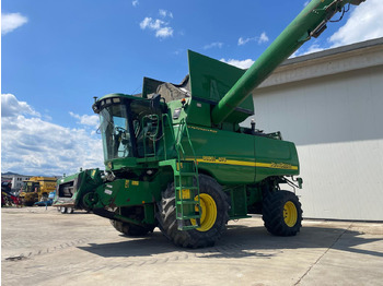 Skördetröska JOHN DEERE