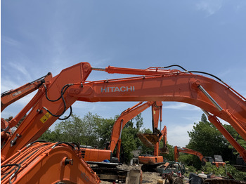 Grävmaskin på däck HITACHI