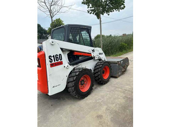 Kompaktlastare/ Slirstyrda lastare USED BOBCAT S160 Skid-steer Loader Bobcat S160 Carry Sweeper with Very Good Performance Is for Sale at a Low Price. [ Copy ]: bild 4