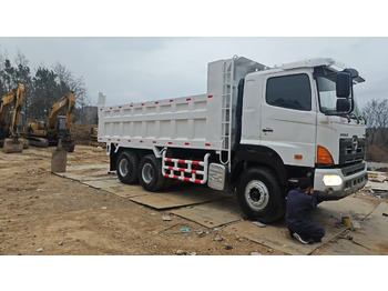 Tippbil lastbil HINO