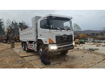 Tippbil lastbil HINO