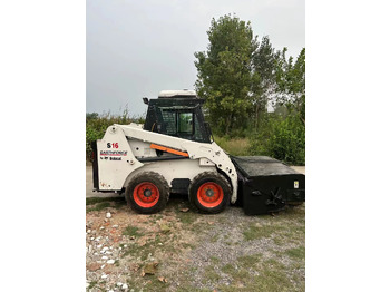 Kompaktlastare/ Slirstyrda lastare BOBCAT S18